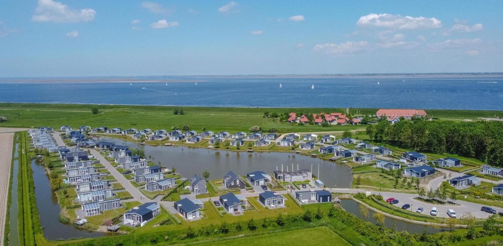 Comfortabel En Modern Ingericht Met Mooi Uitzicht Op Het Landschap En Het Bos 89